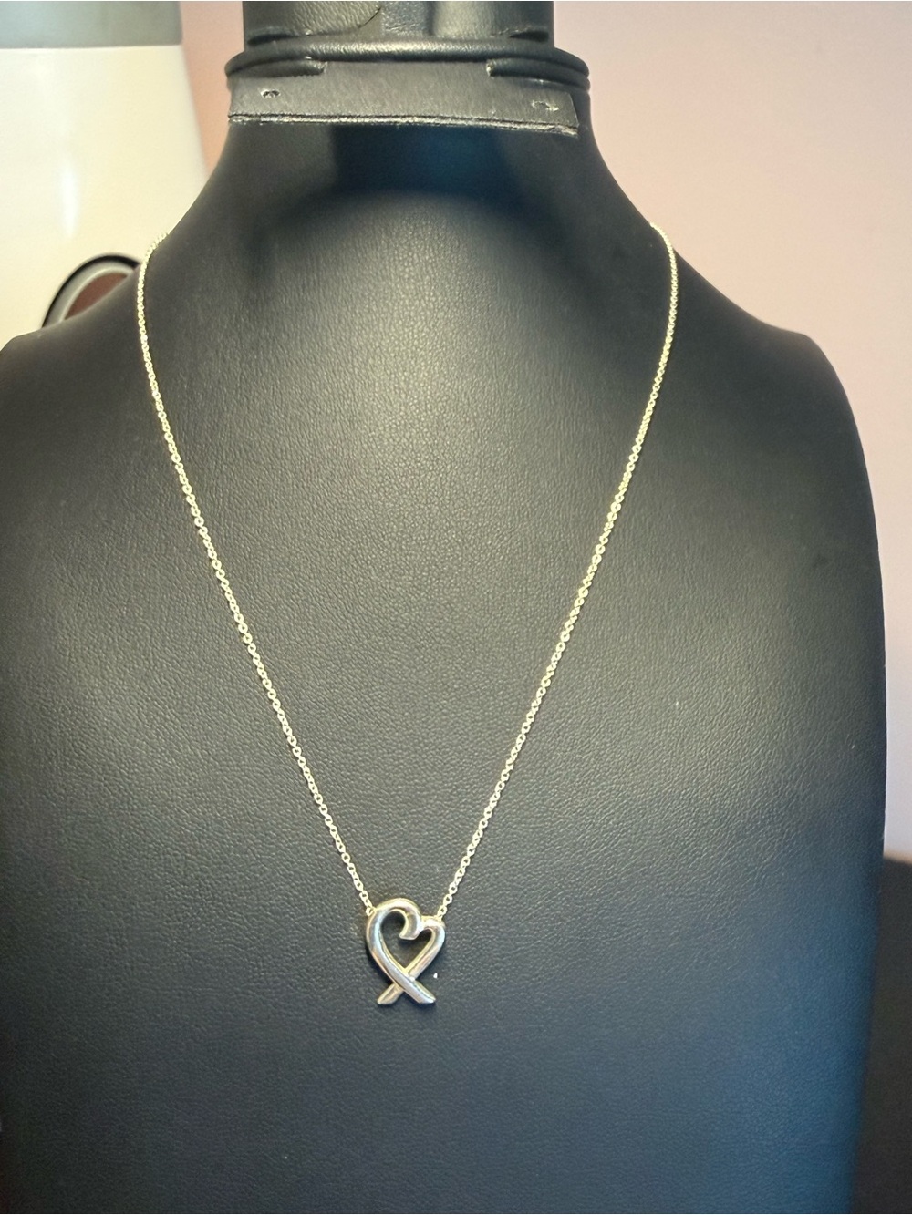 Tiffany & Co. Silver Heart Ribbon Pendant Necklace Pablo Picasso. 16 inch 925